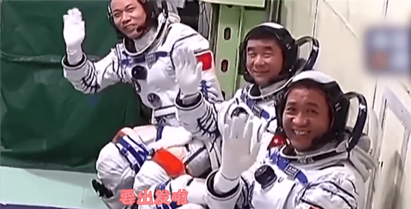 中国载人航天任务，穿越星辰的打卡之旅与航天梦小巷探索