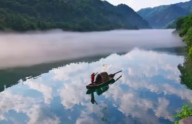 杨晨晨的探险之旅，探寻自然美景，寻找内心平静的力量