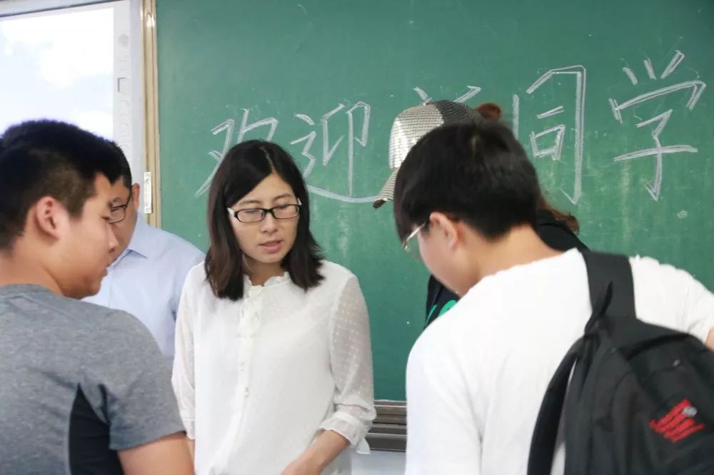 伯恩最新一日，友情与陪伴的温馨时光