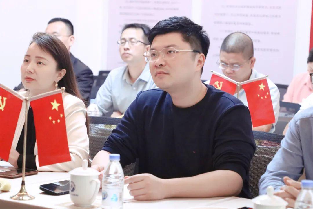 党的最新动态引领时代前行